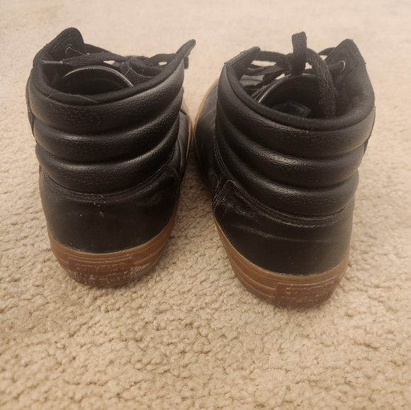 Converse Chuck Taylor Shoe Men 10 Leather Black All-Star High-Top Gum Sole - Picture 3 of 7